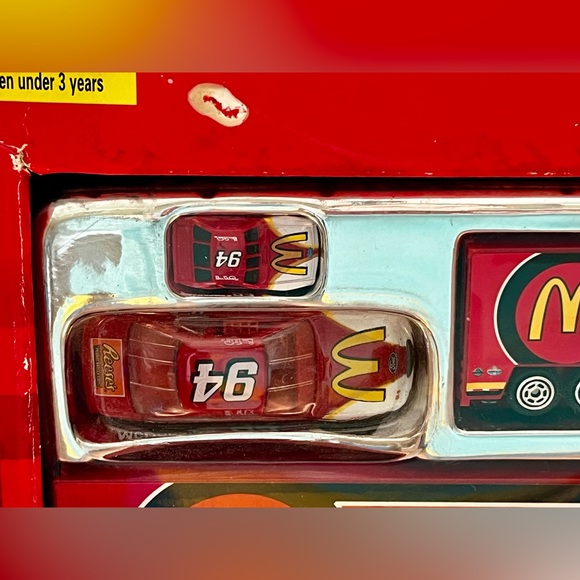 MIB Nascar 1996 McDonalds Racing Team Racing Champions - Picture 4 of 8